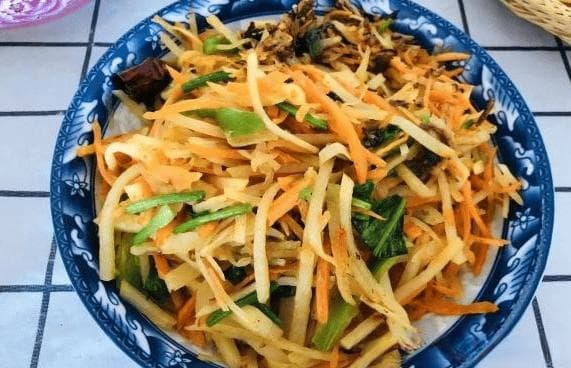 胡萝卜炒土豆丝，是一道简单易学、营养丰富的家常菜