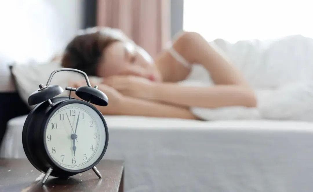 睡完觉头昏脑涨，回笼觉对身体到底好不好？