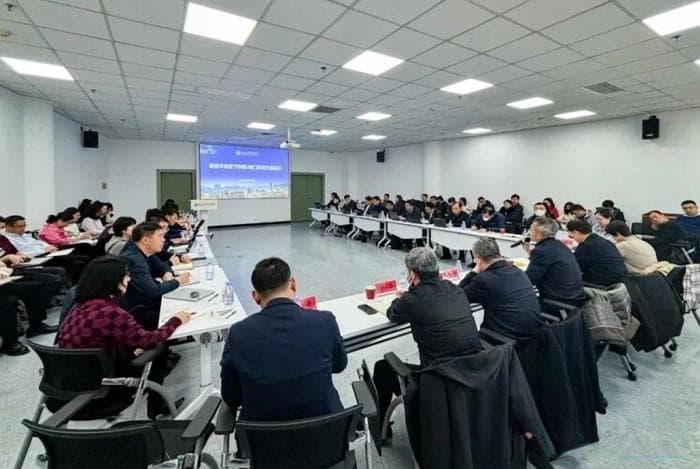 大连东软信息学院率先将AI技术融入人才培养全环节