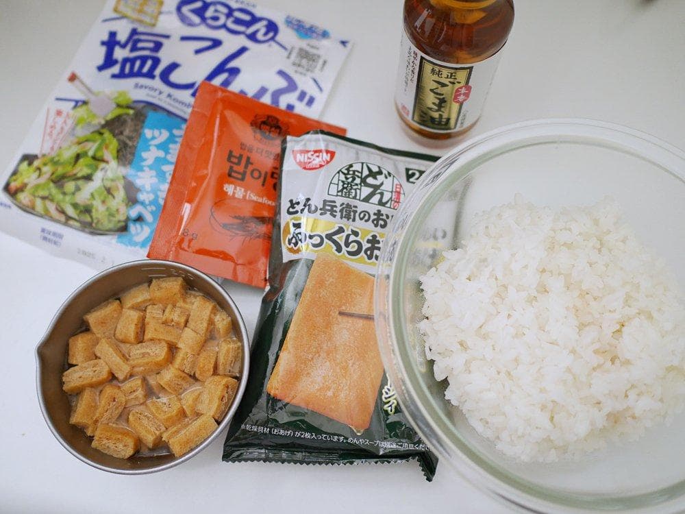 免工具！三樣食材在家做簡單日式「手捏飯糰」，夏天必備的米飯料理！