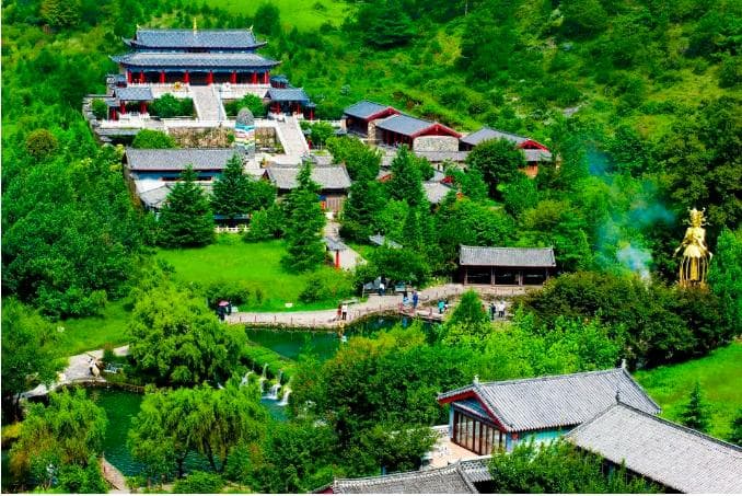 走进玉水寨：赏神龙瀑布，品纳西文化