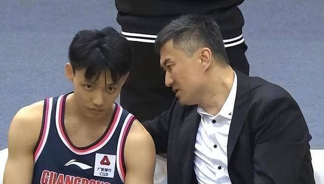 徐杰的非凡表现：30+8背后的故事与启示