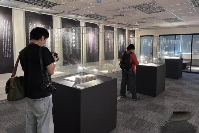 孙中山逝世百年纪念特展开幕 珍贵文物再现革命生涯