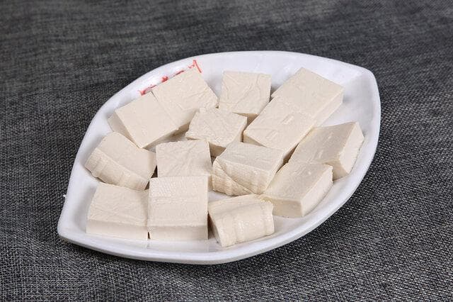 卤水豆腐和石膏豆腐的区别 内酯豆腐与普通豆腐哪个好