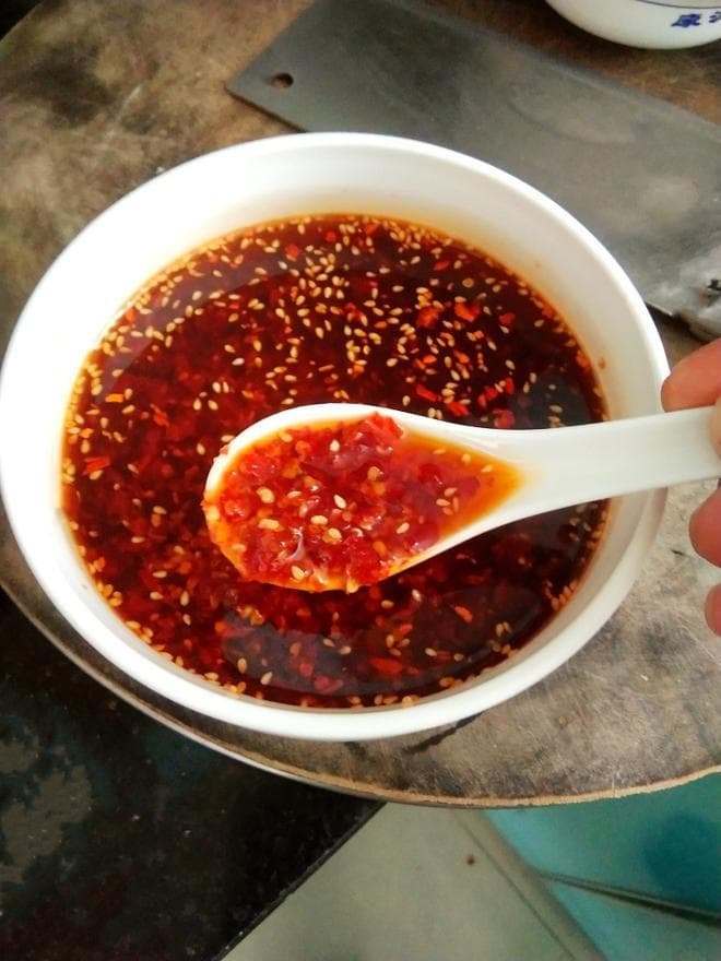饭店级辣椒油制作教程：红亮诱人，香味四溢