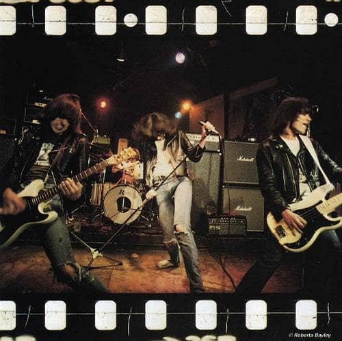 Ramones：影响世界的朋克先锋，你不可不知的乐队故事