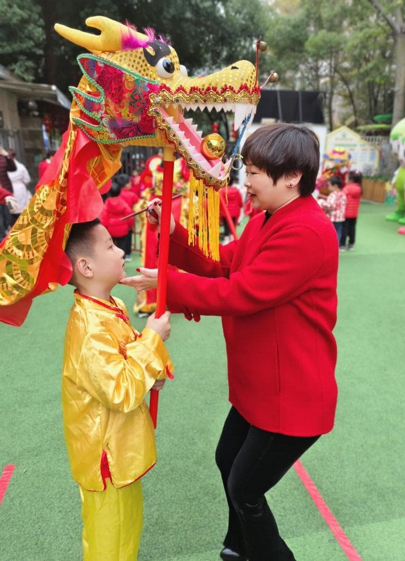 学校开学送惊喜：传统与活力交织，点亮新学期梦想