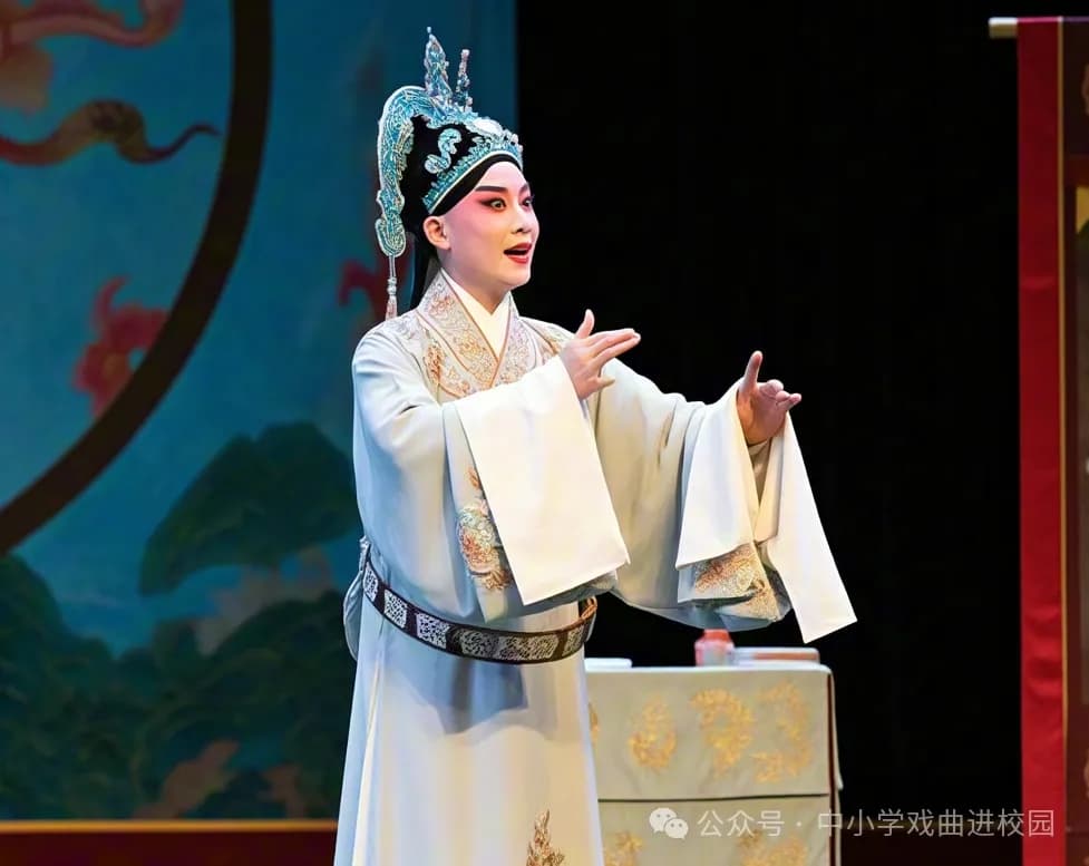 历史与文化的交汇：戏曲独特元素的挖掘与传承