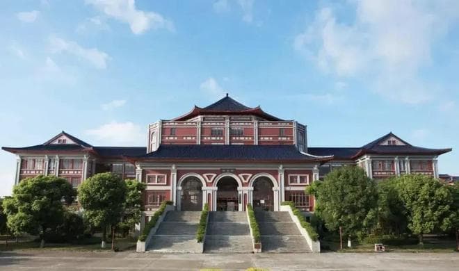 三所转制军校实力堪比985，毕业生就业质量极高