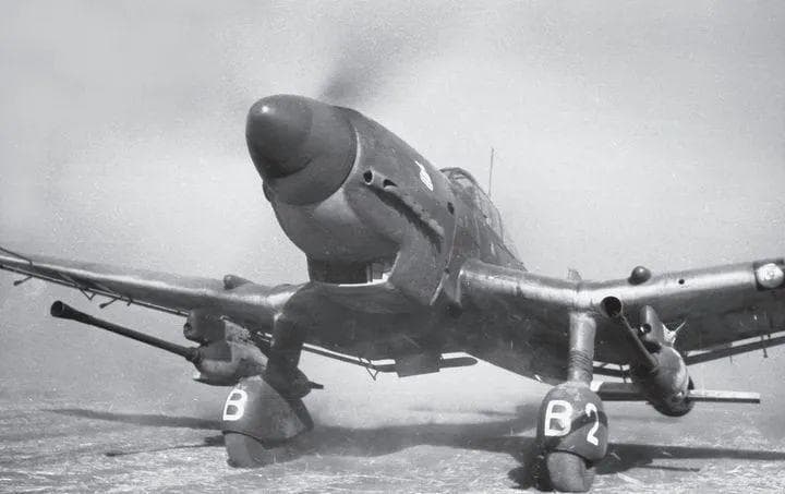 从俯冲轰炸到反坦克：Ju87G的改装与实战运用