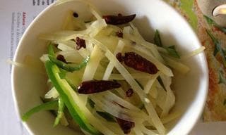 掌握土豆丝的切法，轻松做出美味佳肴