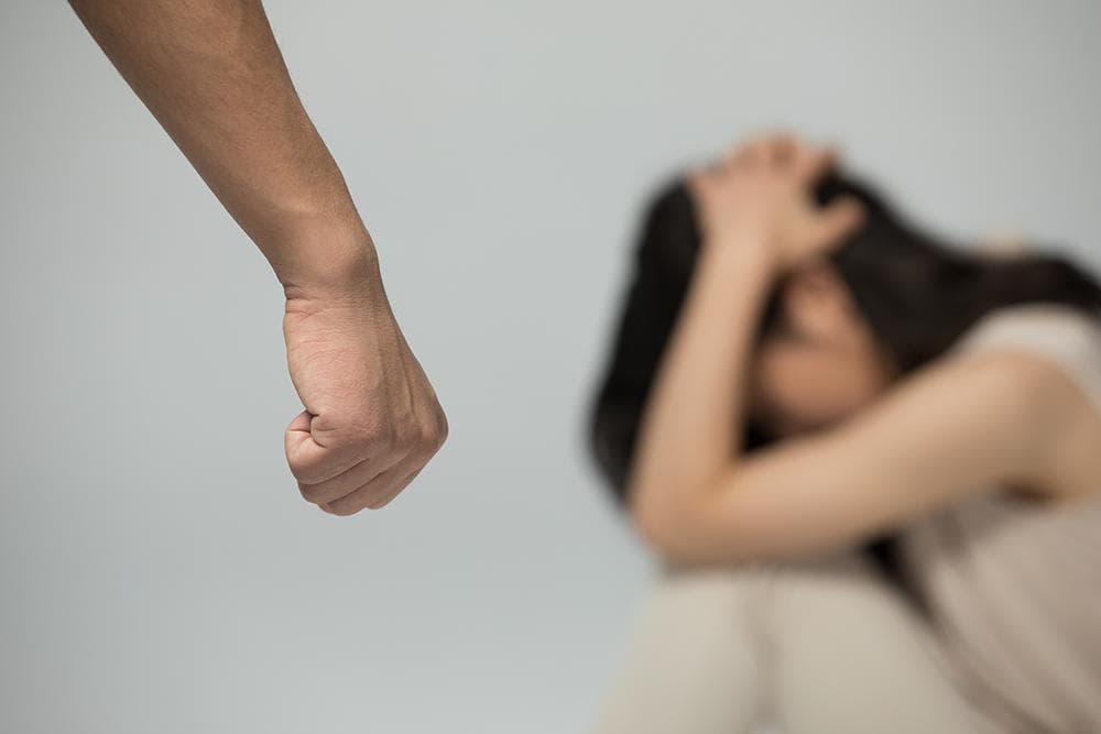 离婚多年仍纠缠！法院紧急作出保护令为受害女性筑牢安全屏障
