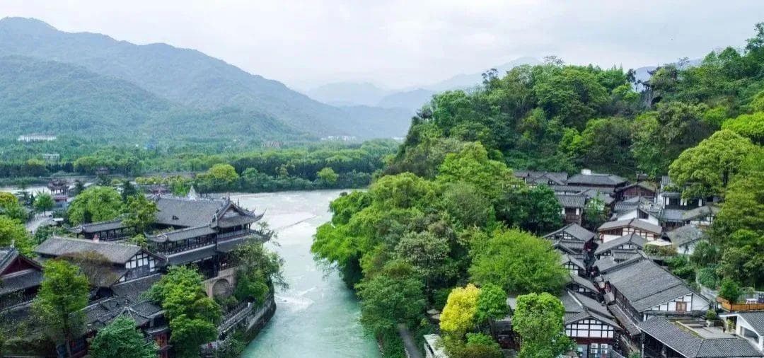 都江堰景区冬季开放时间调整，最晚17:00停止入园
