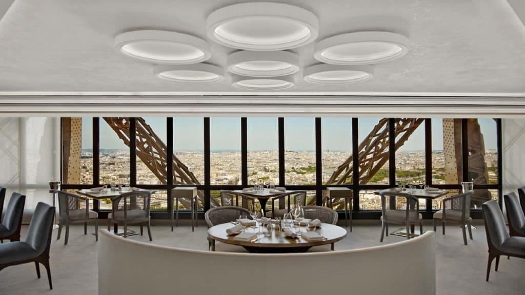 埃菲尔铁塔餐厅指南：Madame Brasserie与Jules Verne
