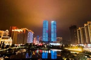 贵阳花果园双子塔：中国西部崛起的新地标