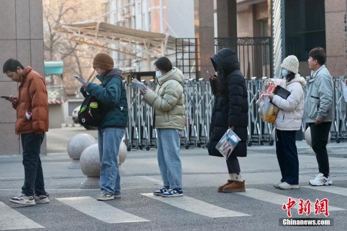 2025年度公务员省考：招录规模扩大，部分省份报名人数创新高