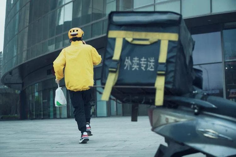 平台经济中的外卖骑手：跑单自由受限，月入过万变难