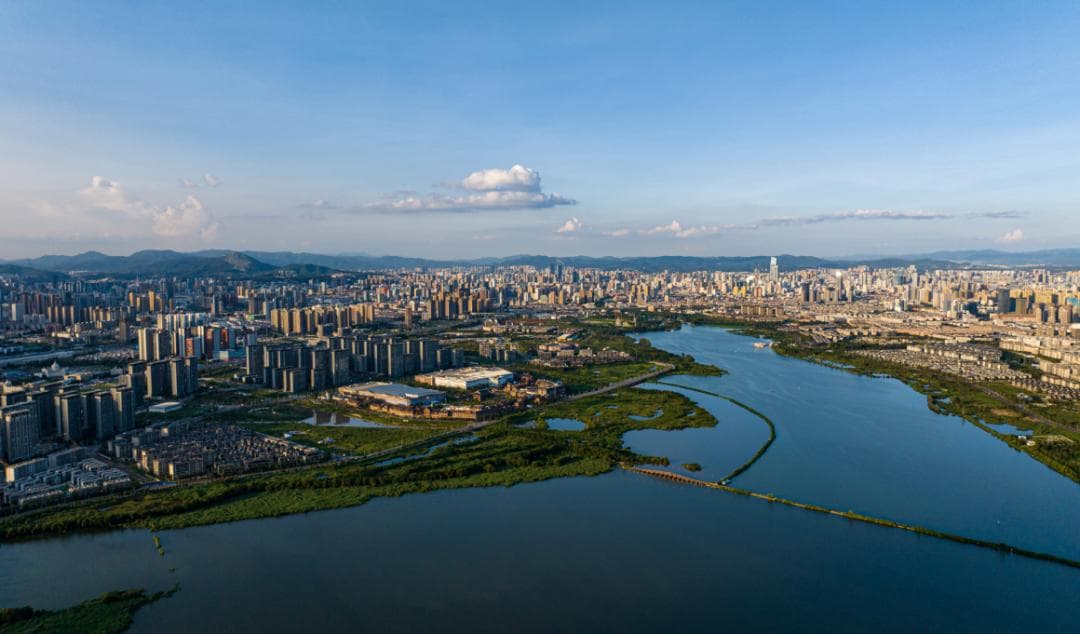 云南发布20条经典徒步线路 昆明十峰、九大高原湖泊等你探秘