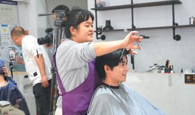 发型师那么多，为何她能火
