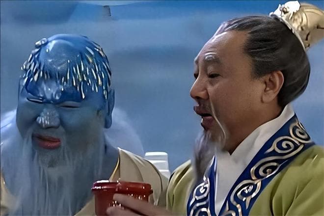 水德星君有白玉神盂，观音菩萨有水净瓶，两件法宝，哪个更厉害？