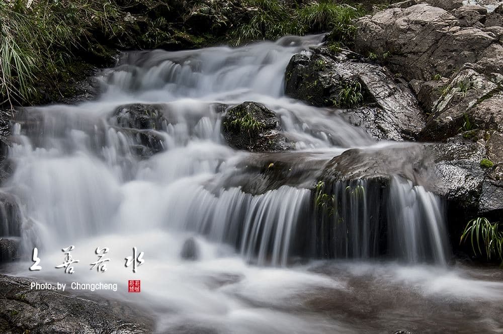 人生"七善"：从《道德经》水的智慧到现代处世之道