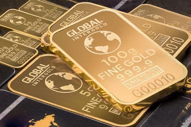 金价跳水：机遇与风险同在的投资解析