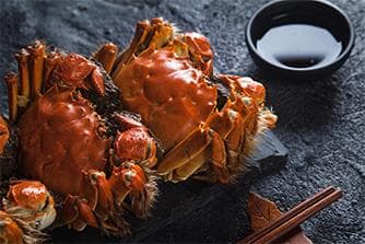 大闸蟹为什么配花雕酒？揭开传统搭配的秘密