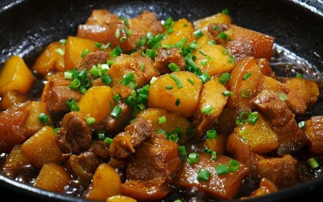 土豆烧肉：家的味道，温暖的记忆