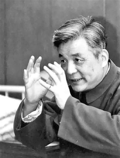 邓稼先的抉择：从“娃娃博士”到“两弹一星”元勋