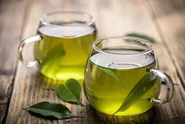 隔夜茶是"害人水"，不仅有毒还会致癌？不敢喝隔夜茶的人看看吧