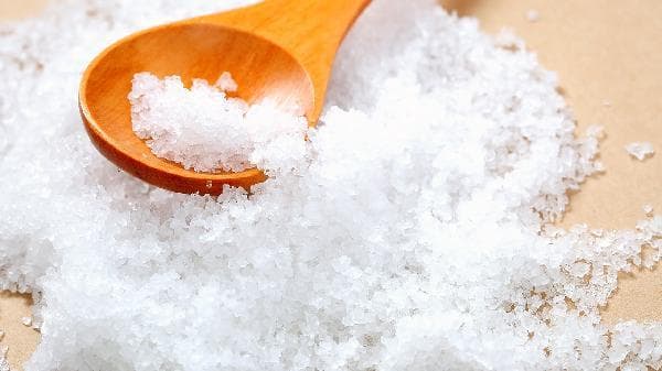 淡盐水的正确打开方式：制作方法、适用场景与注意事项全解析
