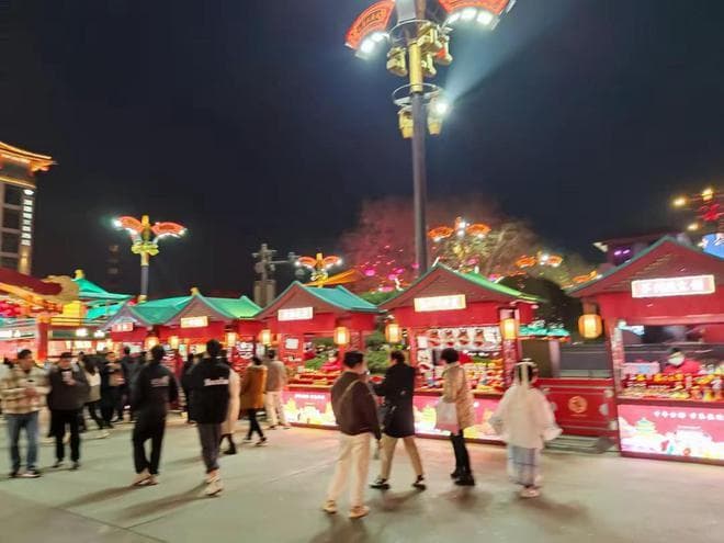奇怪！今年情人节咋没人提了？网友：年还没过完，谁还过这个节?