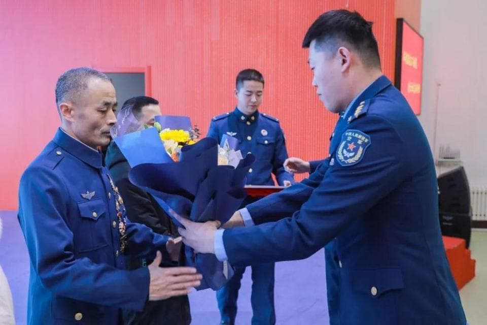 再见了，我挚爱的军营！