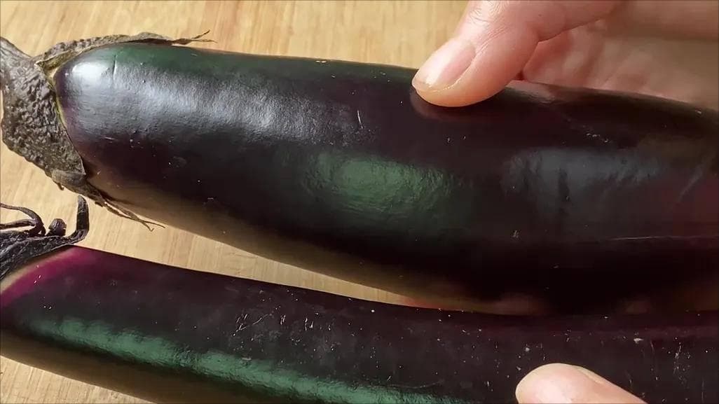 教你挑选茄子的小秘诀：从外观到光泽度的全方位指南