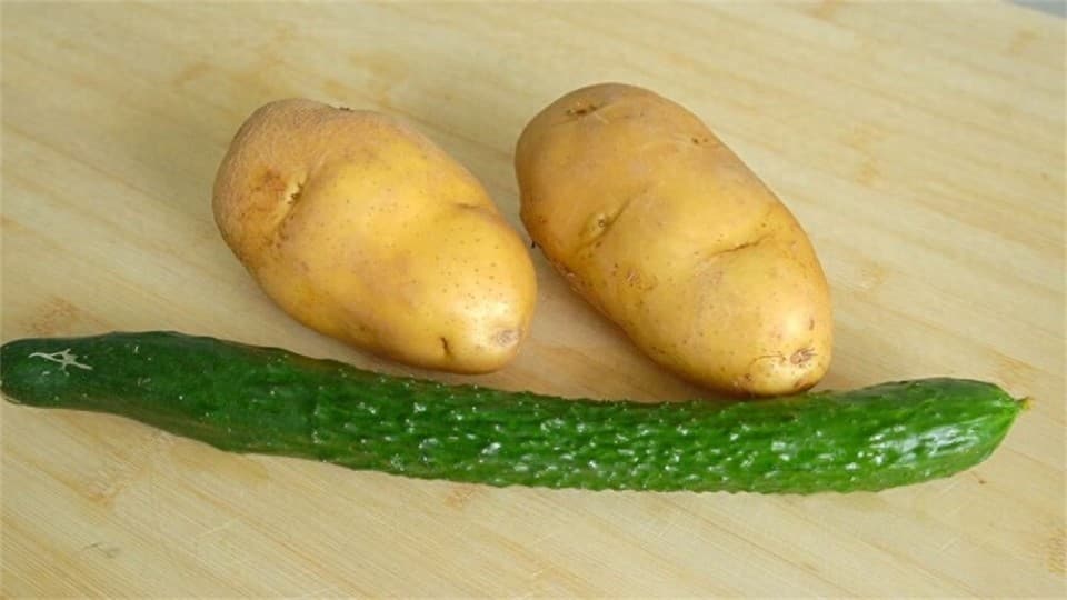 土豆黄瓜丝：一道简单又下饭的开胃凉菜