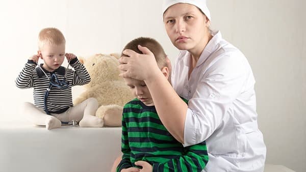 孩子发烧可以同时服用四季抗病毒合剂和美林吗？