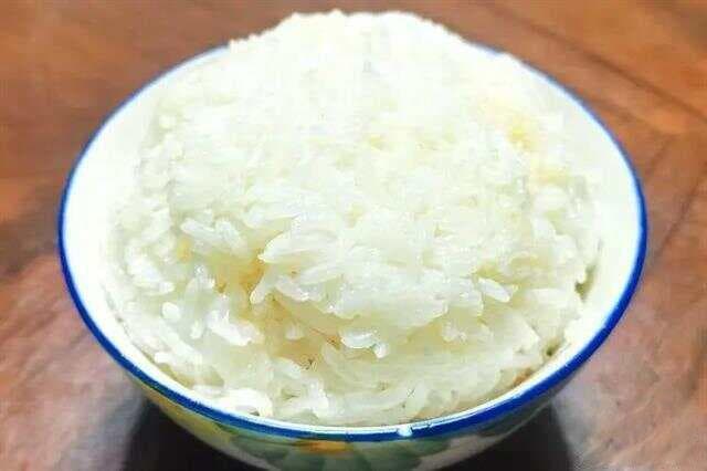 煮米饭松软·颗粒饱满分明·油亮清香的技巧