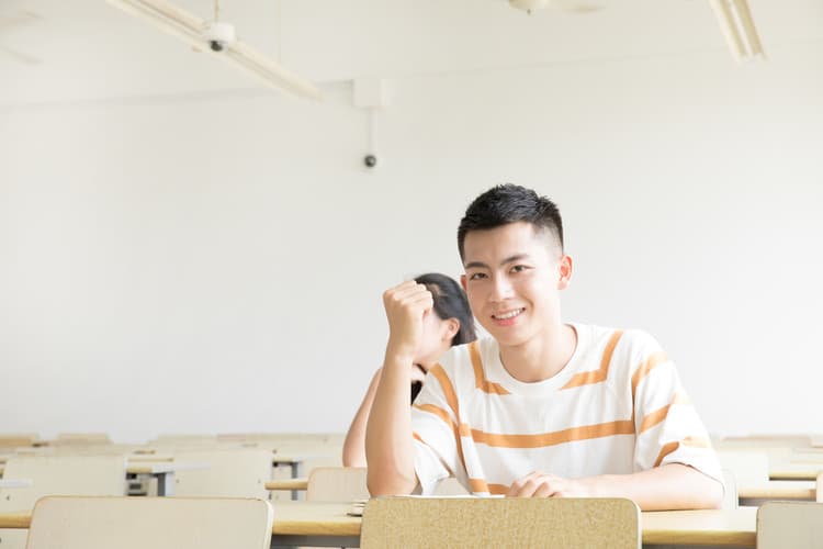 正安县中等职业学校的专业设置有哪些？