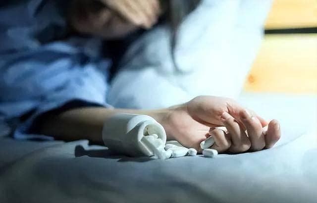 吃安眠药“自杀”会毫无痛苦？别傻了，痛苦程度可能超出想象