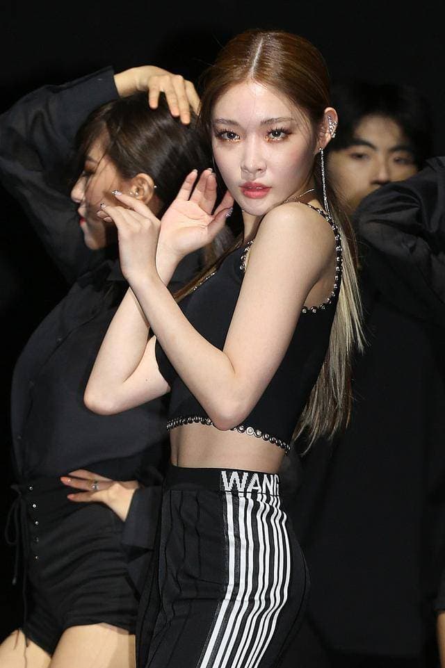 Jennie新歌《Mantra》舞蹈解析：力量与美感的极致碰撞