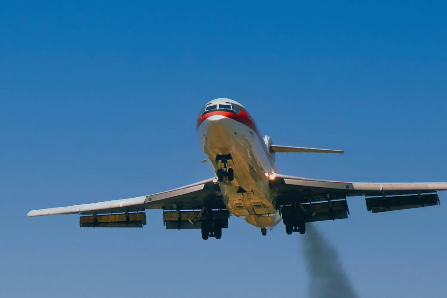 波音707：从KC-135到“空军一号”的传奇之路