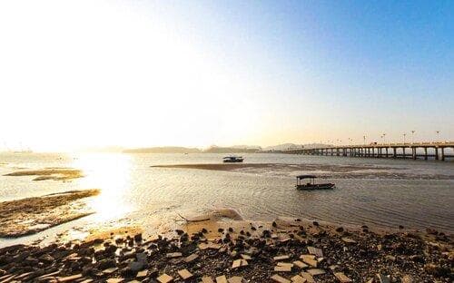 广西防城港市西湾旅游区：北部湾畔的滨海休闲胜地