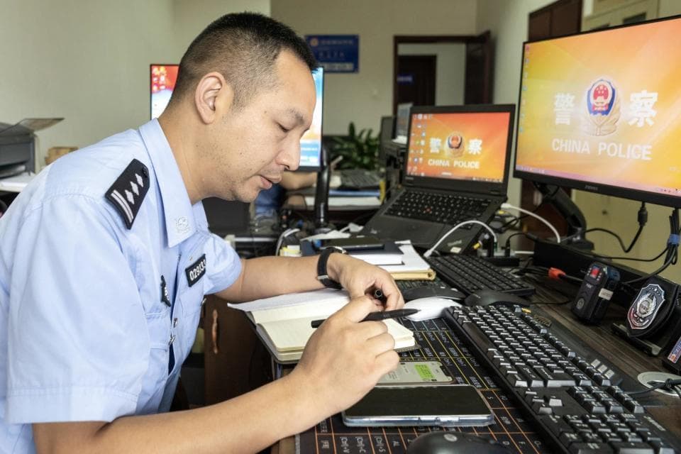 暗夜执灯人 照亮归家路：打拐民警胡祥雨的热血征程