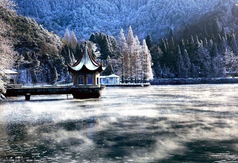 南方十大滑雪胜地：庐山、神农架等景区冬景迷人