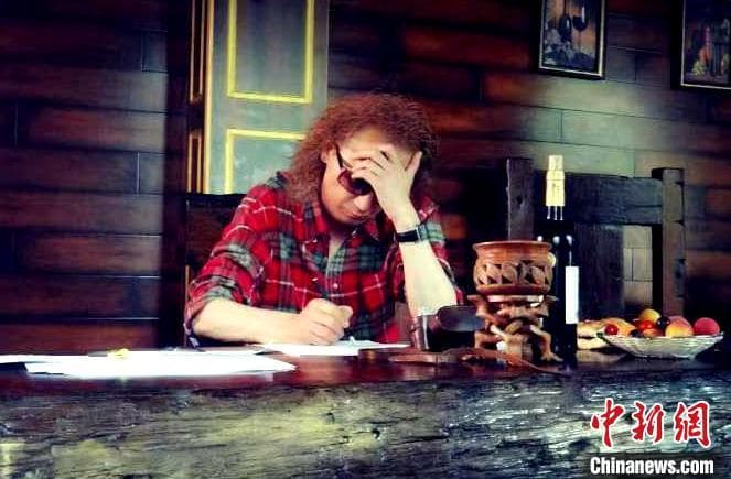 《苹果香》走红网络，一曲情深何以触动“心灵”？
