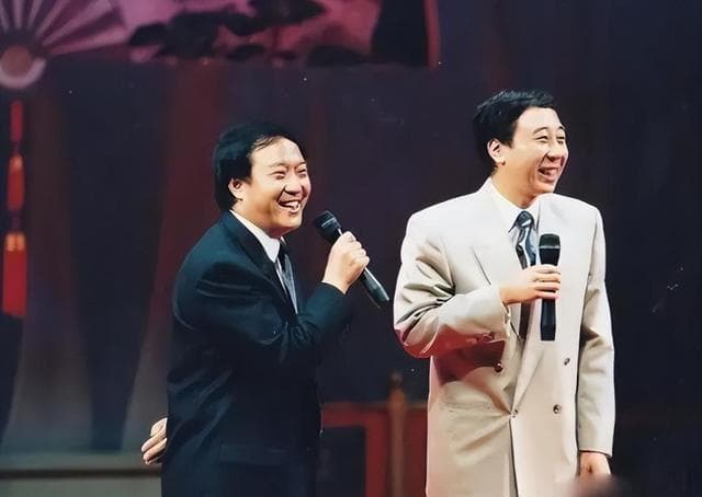 冯巩牛群再聚首，春晚回忆国足那些年