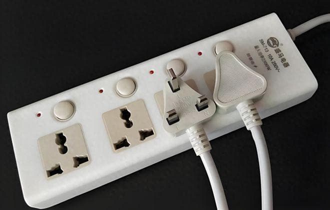 万能插排明明很实用，为何却被国家禁止使用？看看危害就明白了