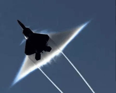音障：从航空难题到超音速飞行的突破