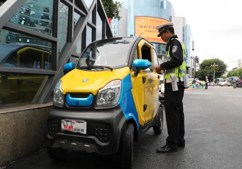 老年代步车上路要注意这5点