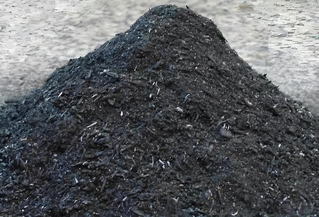 草木灰施肥指南：从基肥到叶面肥的正确使用方法